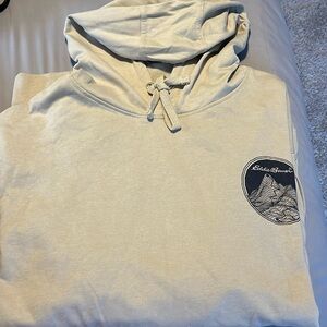 Men’s Eddie Bauer sweatshirt.